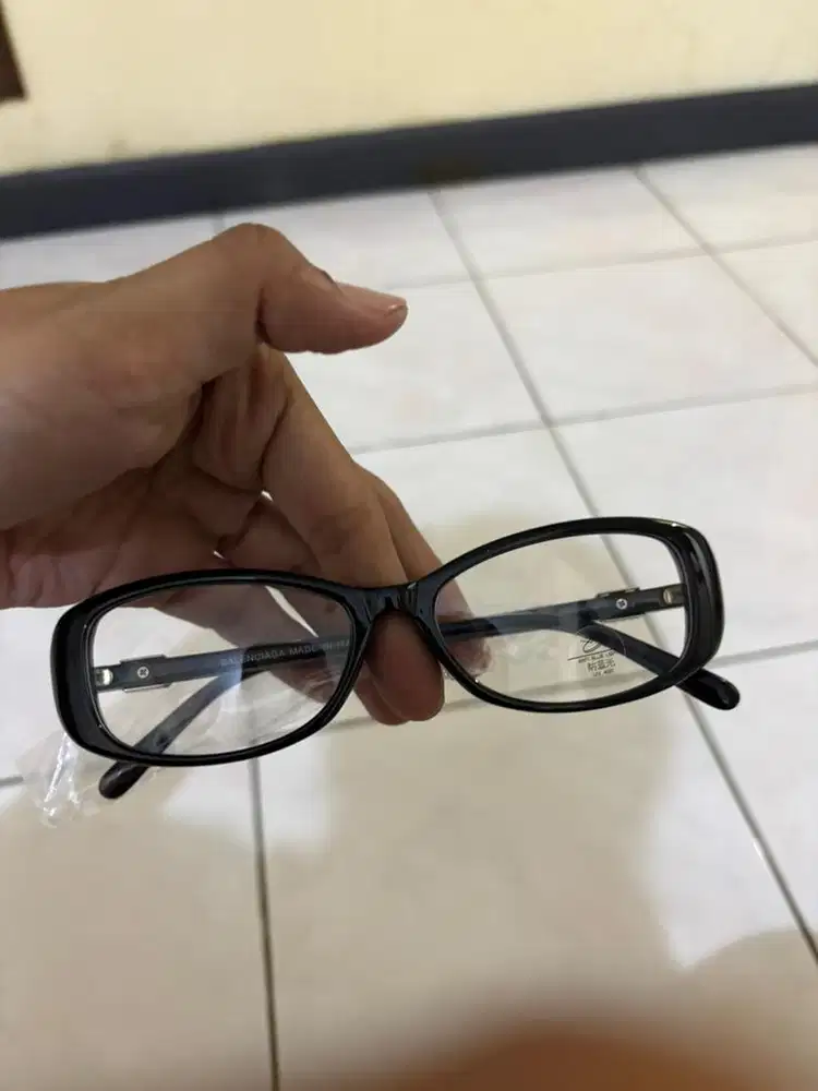 KACAMATA BELENCIAGA CLEAR