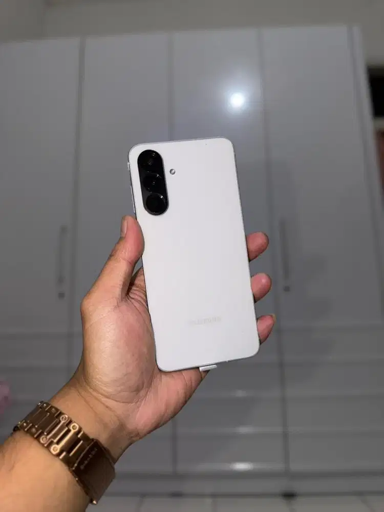 Samsung a56 LIKE NEW!