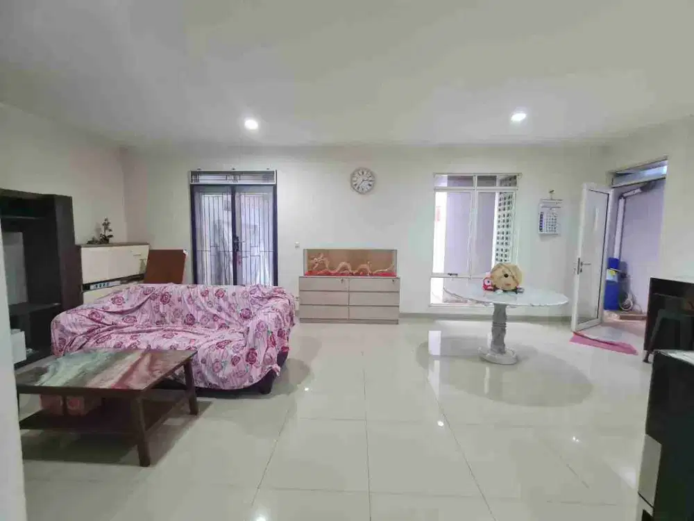 Dijual Rumah Full Furnished Baru Renov di Helios Suvarna Sutera