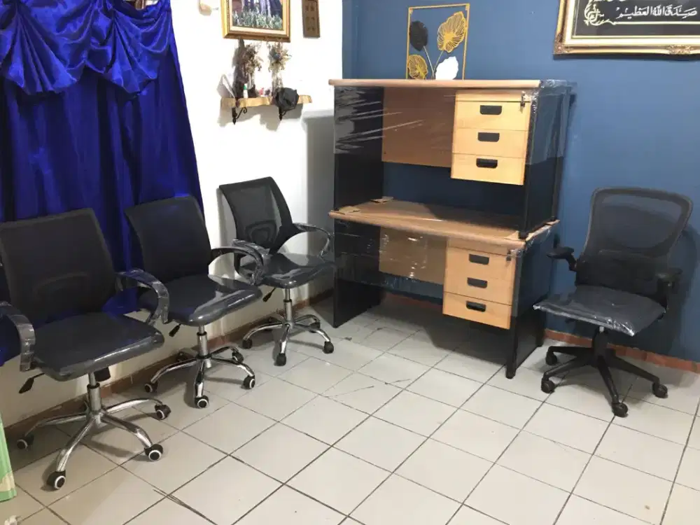 meja dan kursi kantor