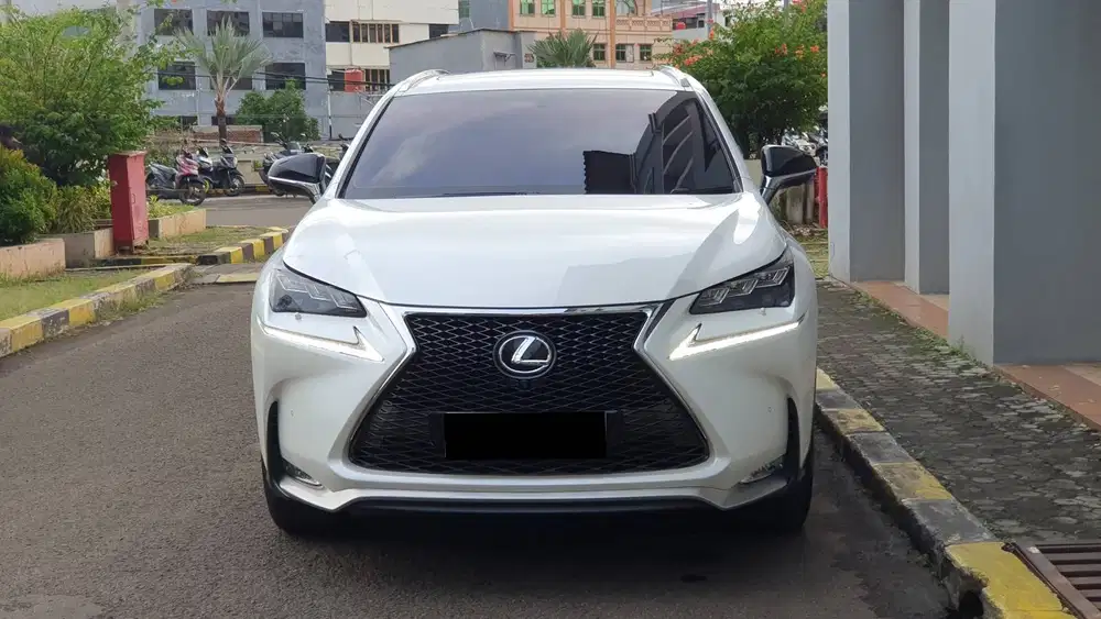 Lexus NX200 NX 200 F-Sport F Sport Putih NIK 2015 Antik Low KM Garansi