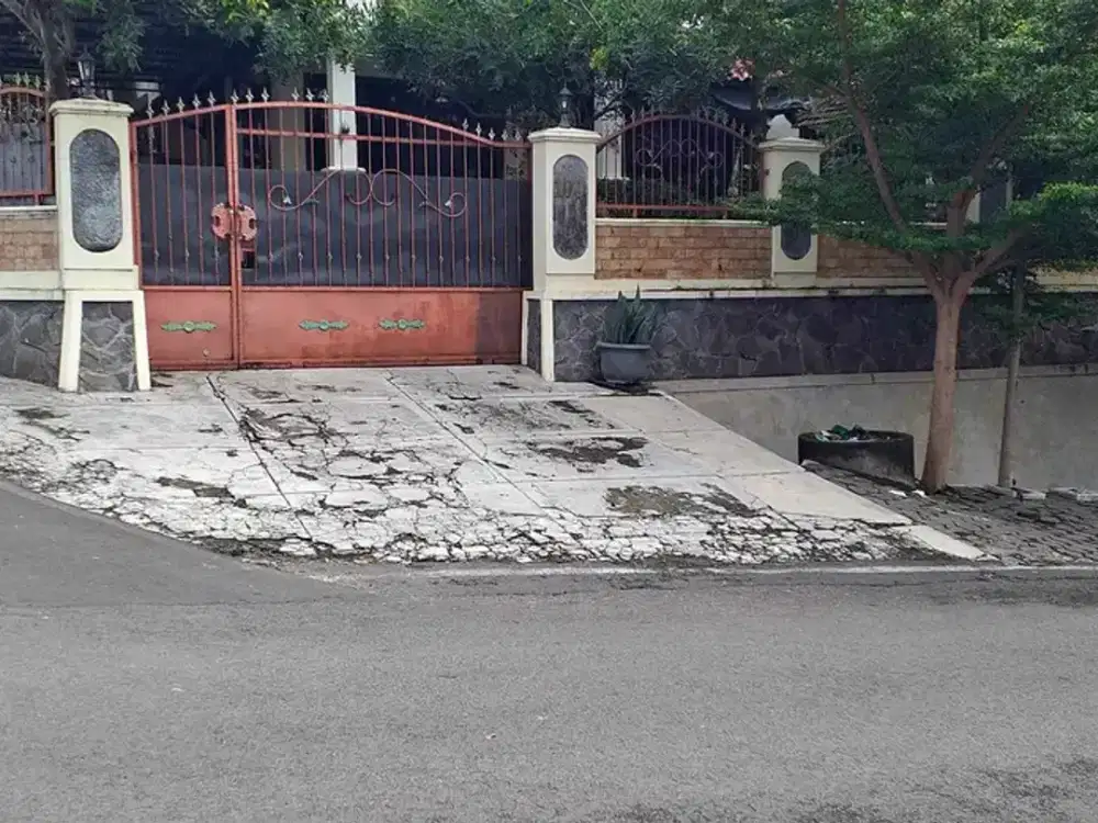Rumah Hook di Jl Sri Wibowo Dalam, Kembangarum Semarang Barat
