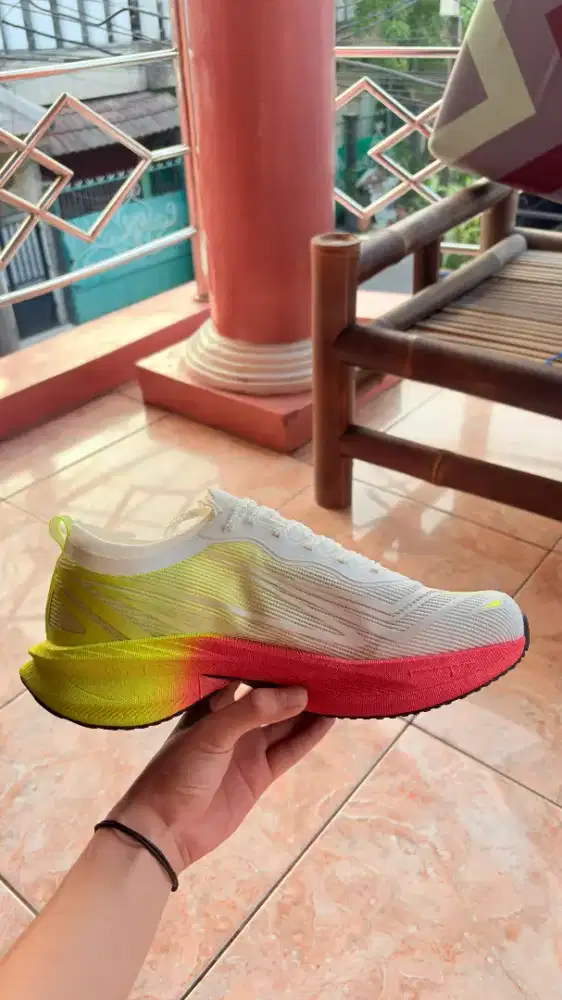 SEPATU JOGING VOOLA VIVA RED