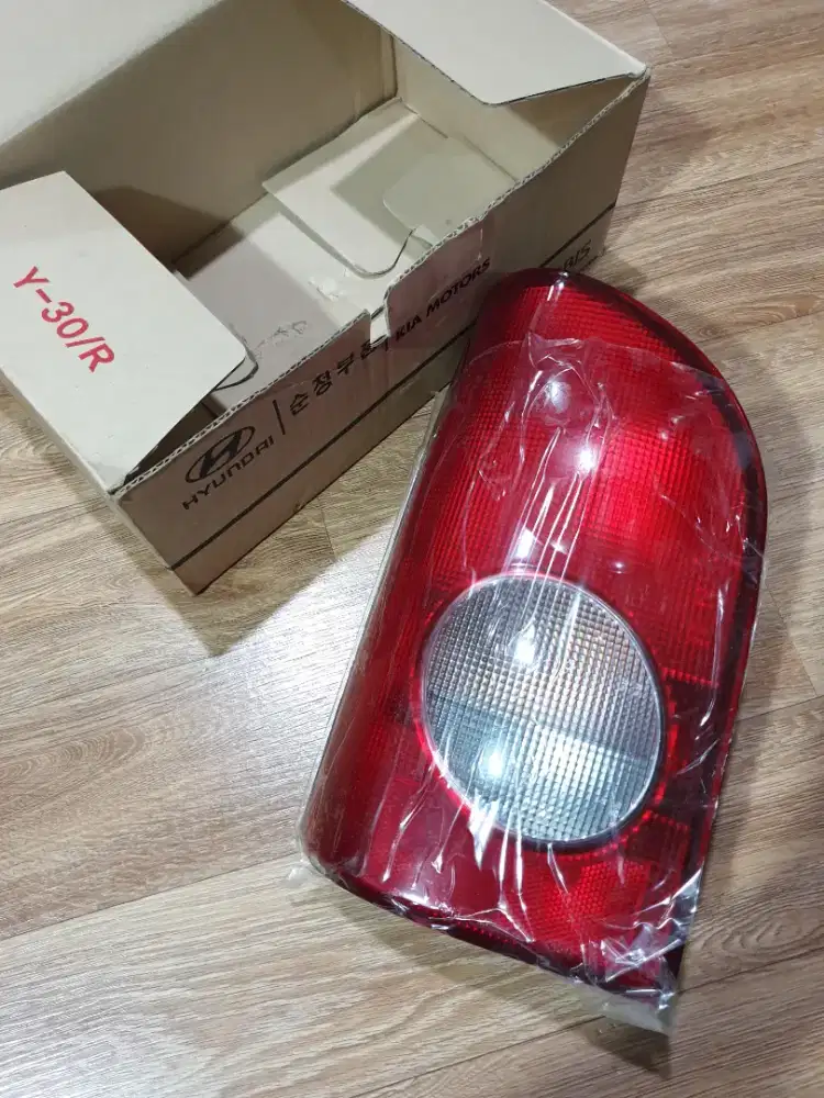 Lampu Belakang Kiri Hyundai Arya H100
