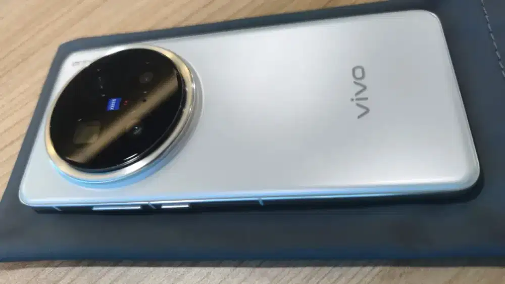 Vivo x200 pro zeiss