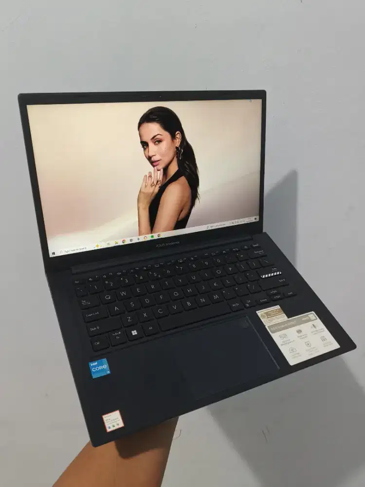 Laptop asus A1404ZA Core i3-1215u Gen 12 seperti baru