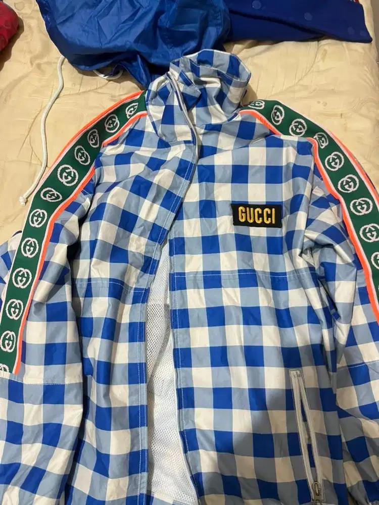 jaket Gucci Pineapple check nylon jacket in blue gingham.