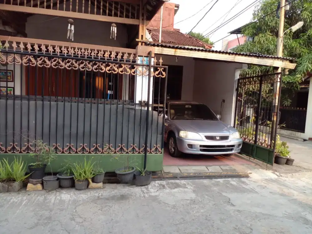 Rumah Hook Perlu Cat Saja di Taman Cibaduyut Indah