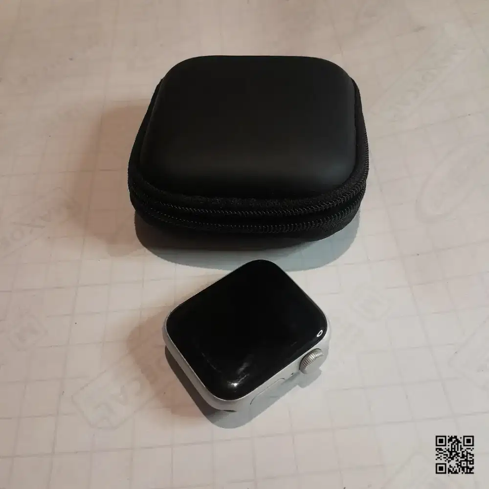 Apple Watch SE Gen 2 40mm Silver Aluminum - Bahan Service / Mati