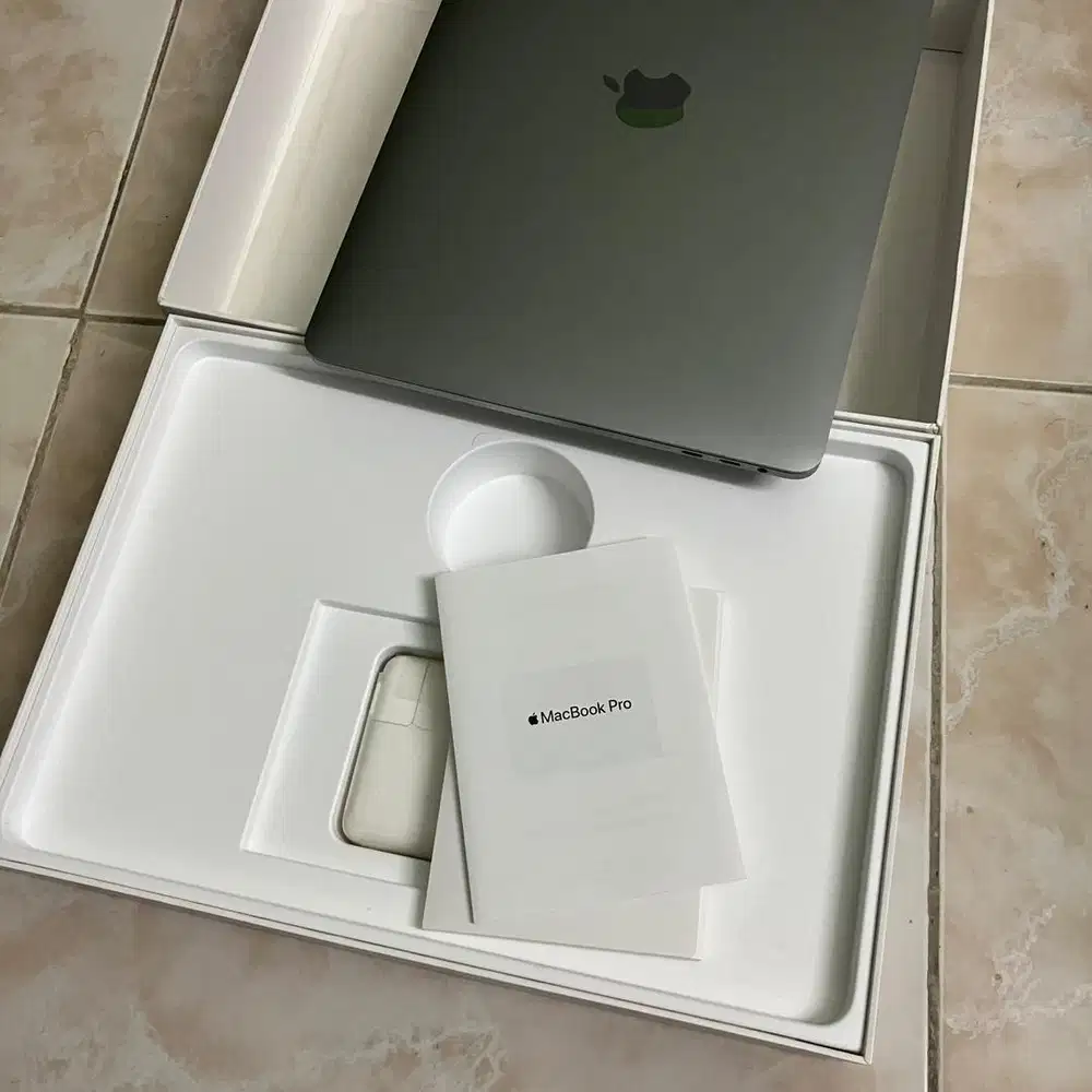 Macbook Pro 2019 512GB Fullset like new resmi laptop apple