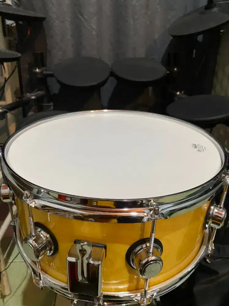 Snare drum rolling costum
