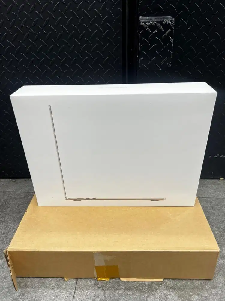New BNIB MacBook Air 15-inch 8/256 M2 Garansi resmi iBox