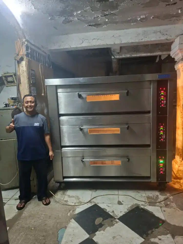 Oven gas 3 deck isi 12 loyang tipe SM-803F merk Sinmag Taiwan murah