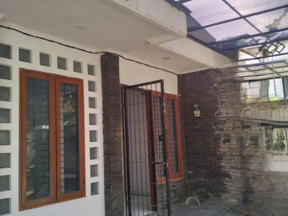 Rumah Selantai Sayap Cihampelas Cipaganti Dekat ke RSHS Bandung