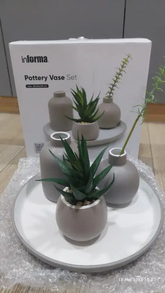 Aksesoris meja pottery vase set by informa