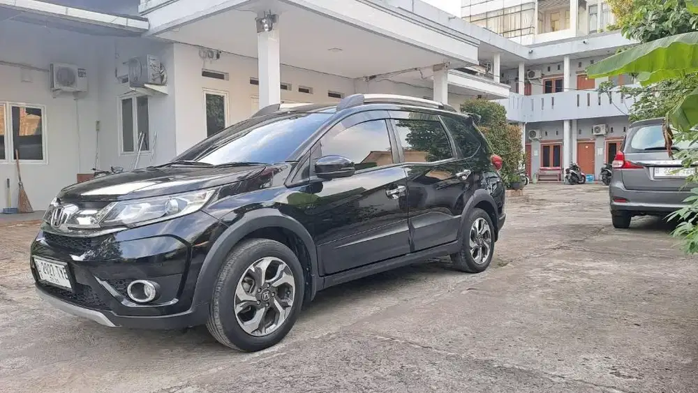 HONDA BRV PRESTIGE 2018 MATIK KM RENDAH TERAWAT BERGARANSI DP 35JT/3.5