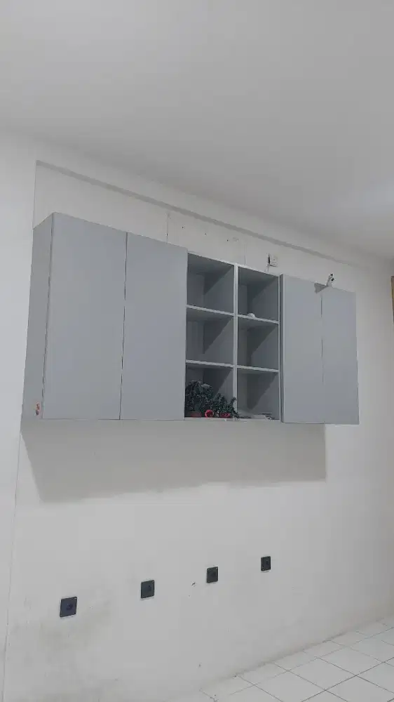 Kabinet dinding