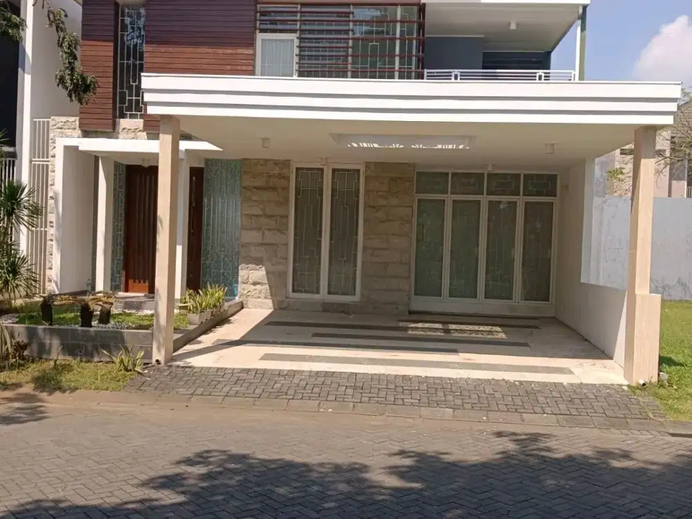 Disewakan Rumah Greenlake Citraland 2LT 4KT LT263 Dekat Pakuwon Mall Surabaya Barat