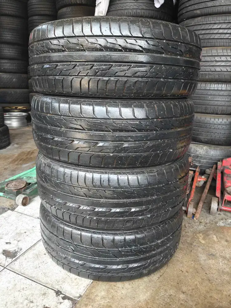 Jual ban copotan mrek Toyo DRB ukuran 195 45 R16 kond 85% 4pcs mulus