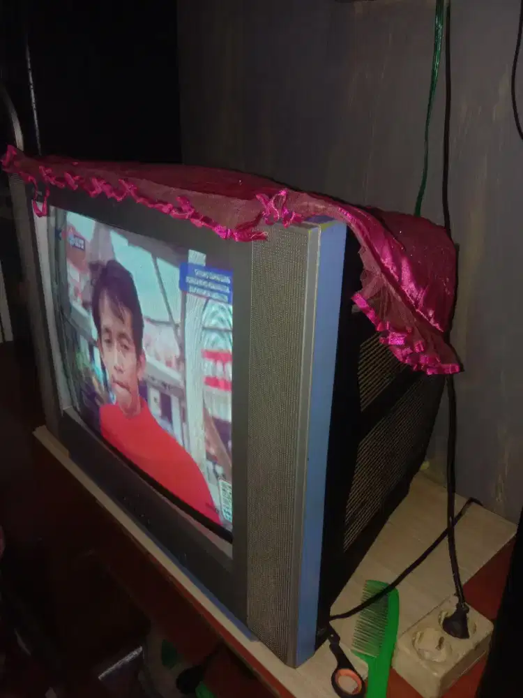 Dijual tv Polytron 21 inc normal stb dan antena