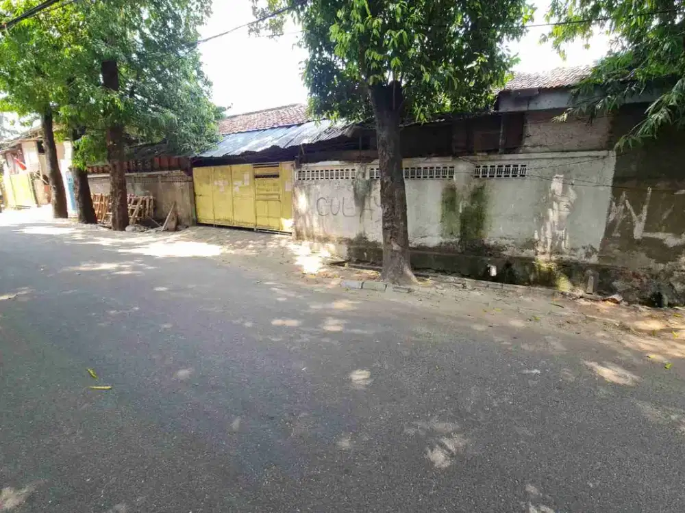 Tanah & Bangunan komersial di jalan raya Kebayoran Lama Jak Sel