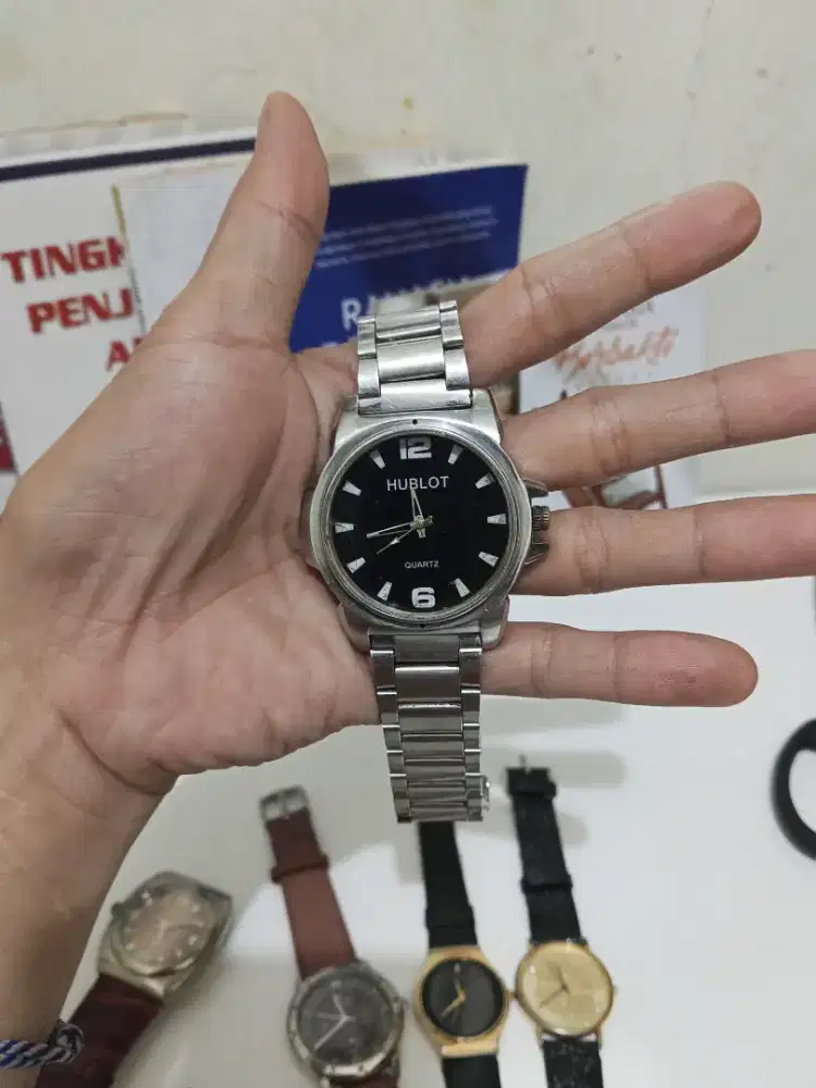 Jam Tangan Analog Quartz Pria Stainless Casual