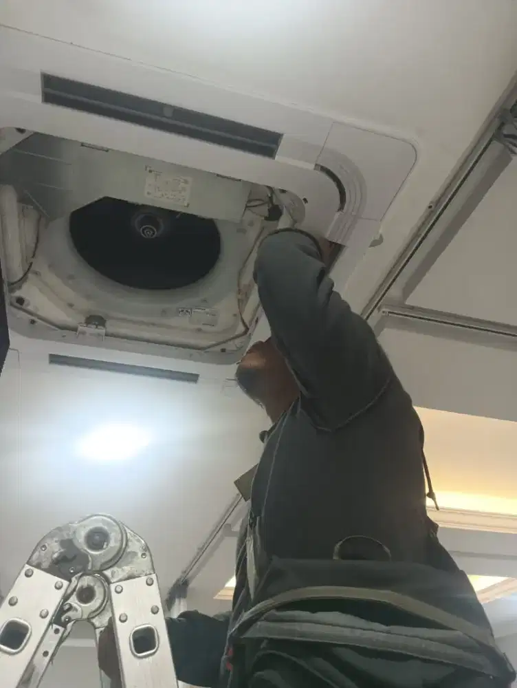 Servis AC dan kulkas bergaransi