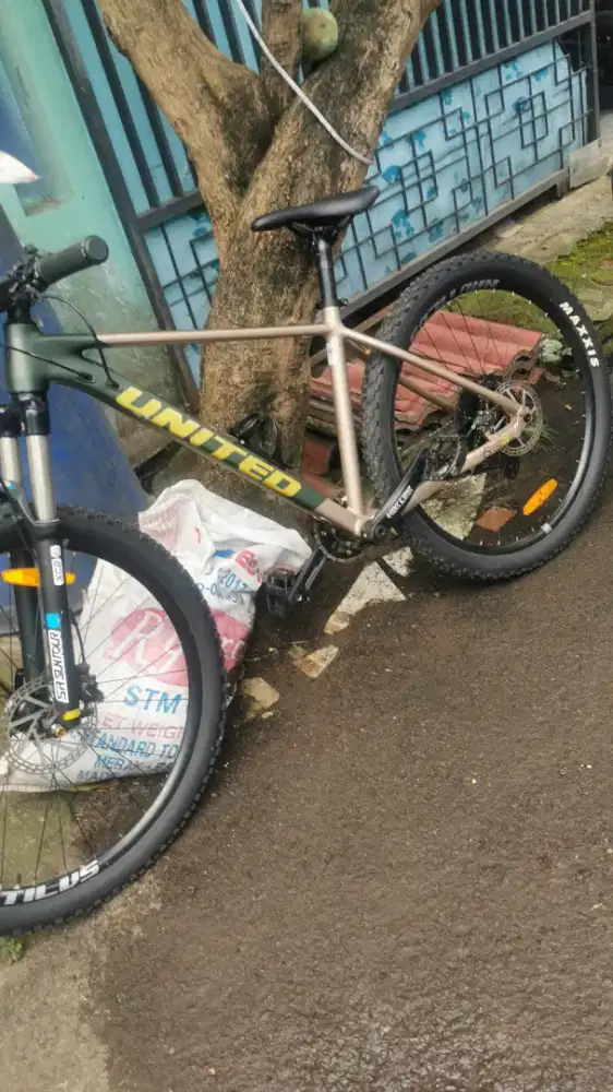 Sepeda mtb united clovis 6.10