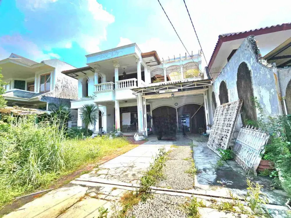 Rumah luas 2 lantai di Rawamangun
