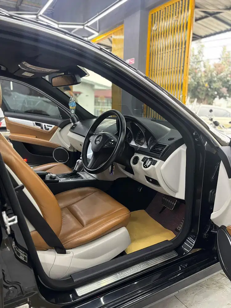 Mercedes-Benz C280 2009 Bensin