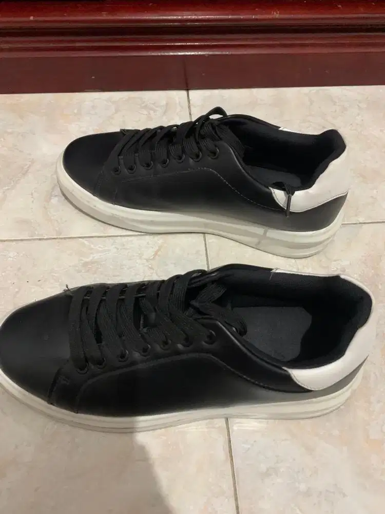 ZARA SHOES BLACK AND WHITE ORIGINAL 1000%