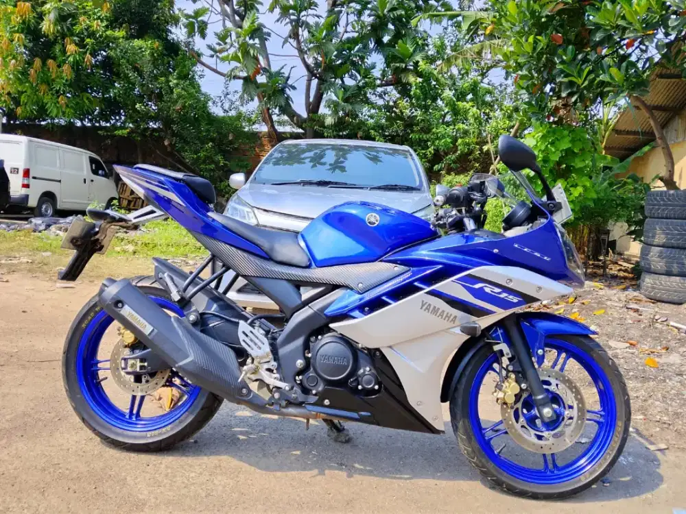 YAMAHA R15 KM LOW 10000