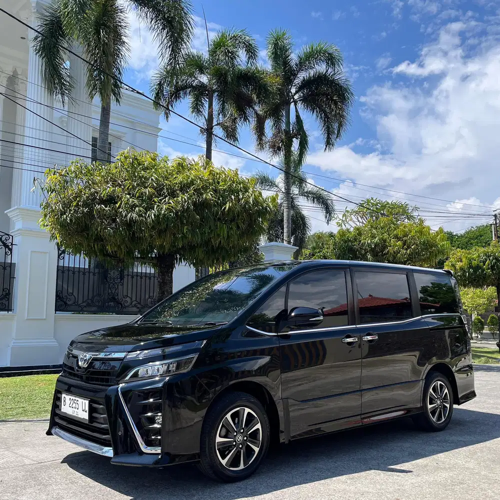 Toyota voxy 2020 istimewa