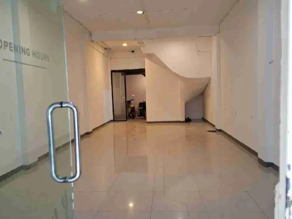 Ruko 4 lantai lokasi strategis ramai di Boulevard Raya Klp Gsg