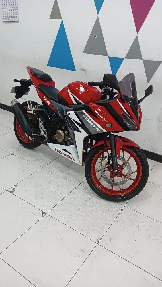 Honda New CBR 150R SE 2018 Dp.100 ribu