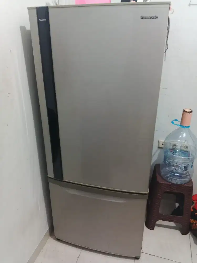 Kulkas 2 pintu panasonic inverter