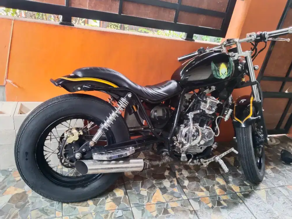 Motor custom bobber basic motor yamaha scorpio 223cc