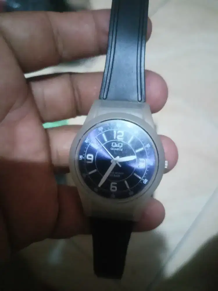 Q&Q  VQ800J007 YHM