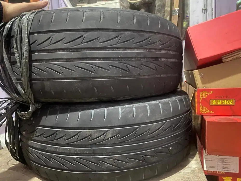 Ban Bridgestone 225/55 R17