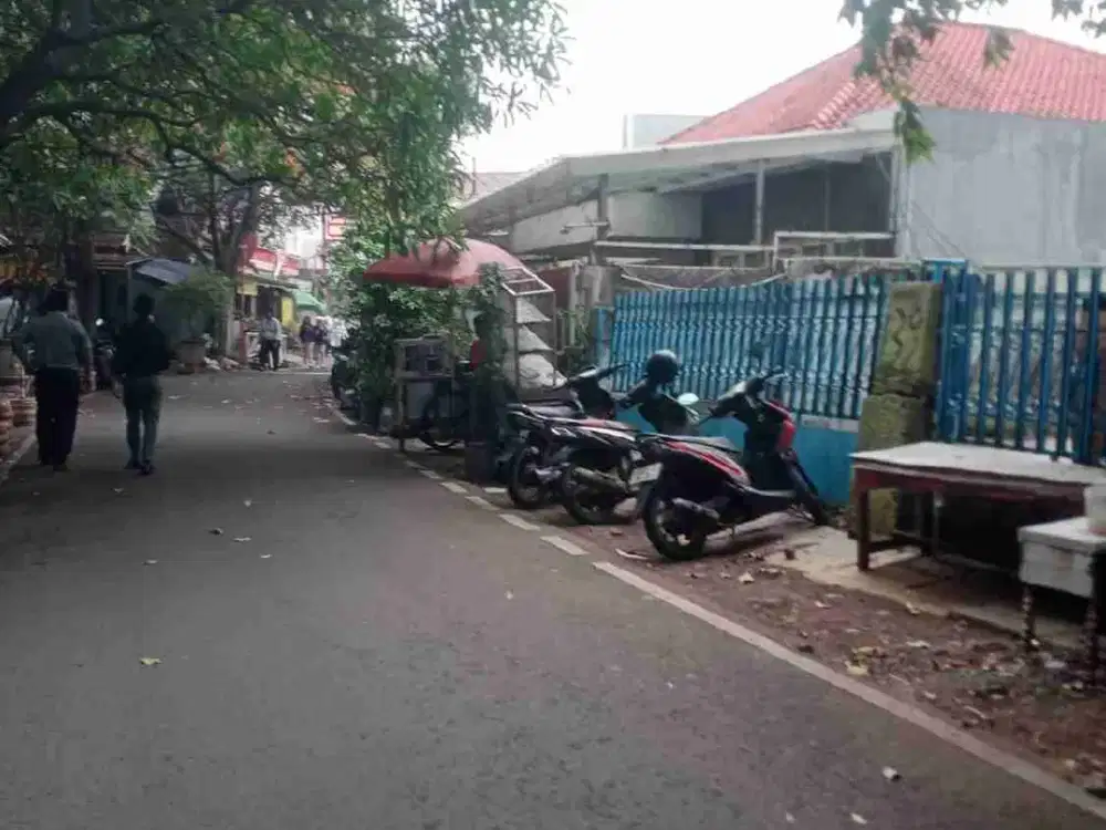 DIJUAL RUMAH BESAR CLASSIC JL PEJOMPONGAN 5 JAKARTA PUSAT