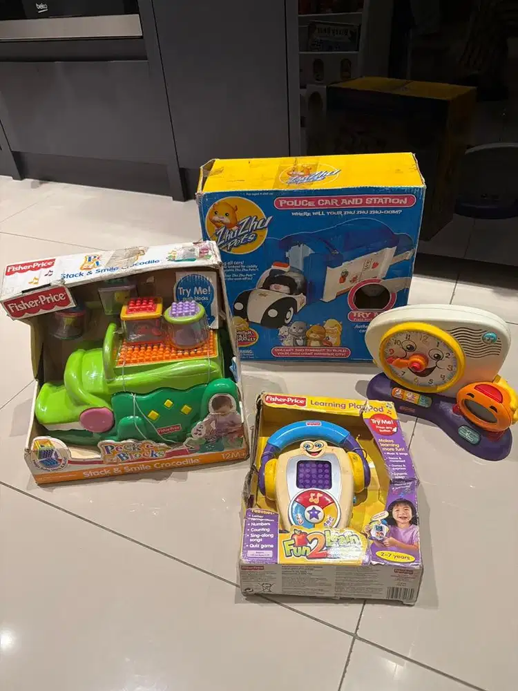 FisherPrice Peek A Blocks Stack & Smile Crocodile