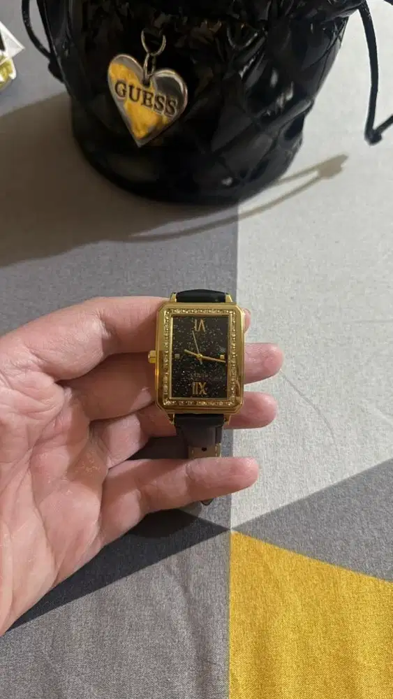 Jam tangan wanita