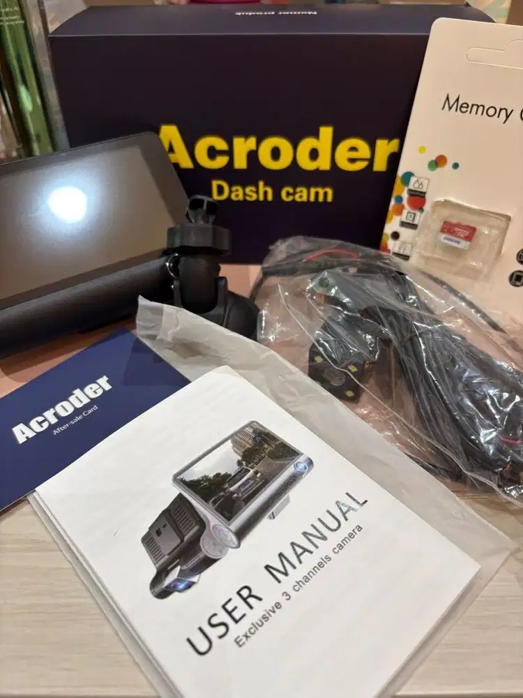 Acroder dashcam mobil S18..