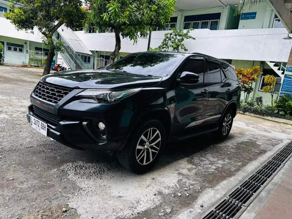 Fortuner VRZ TRD 2016 Hitam AT automatic metic