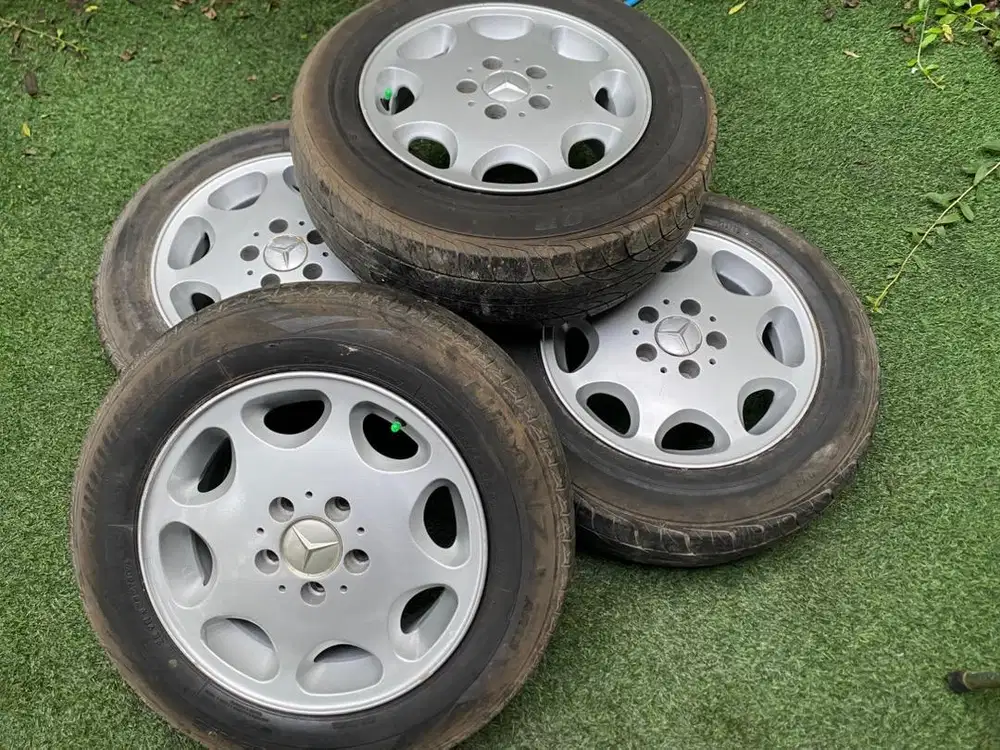 Velg Mercy eight hole ORI italy fit on Luxio innova grandmax