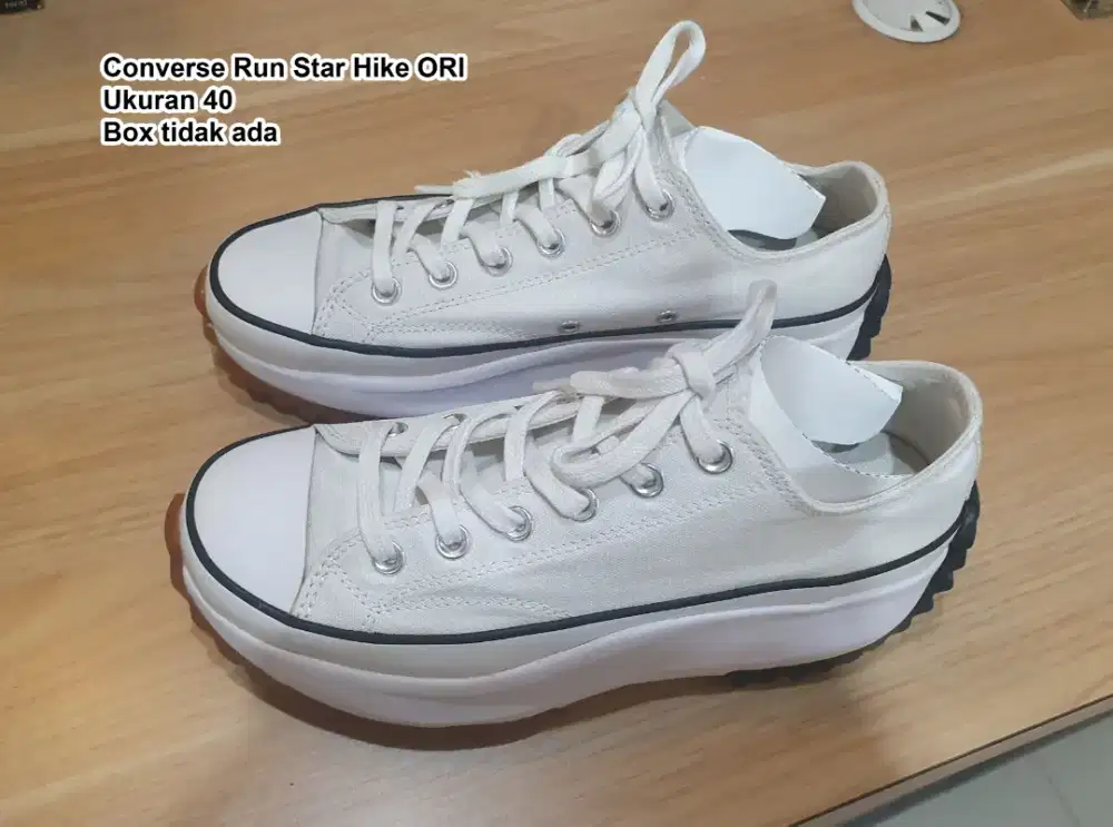 Dijual Sepatu Converse + Bonus Sepatu Adorable Projects
