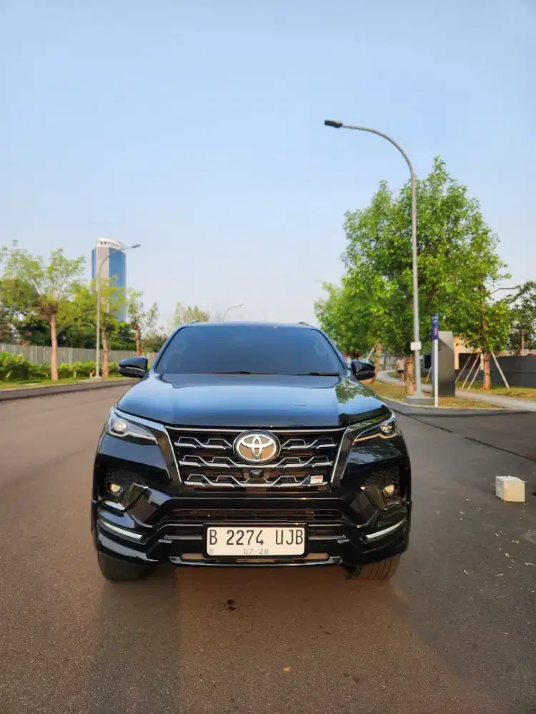 TOYOTA FORTUNER 2.8. GR. SPORT  23