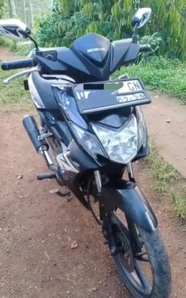 Di jual.honda blade pajak hidup.