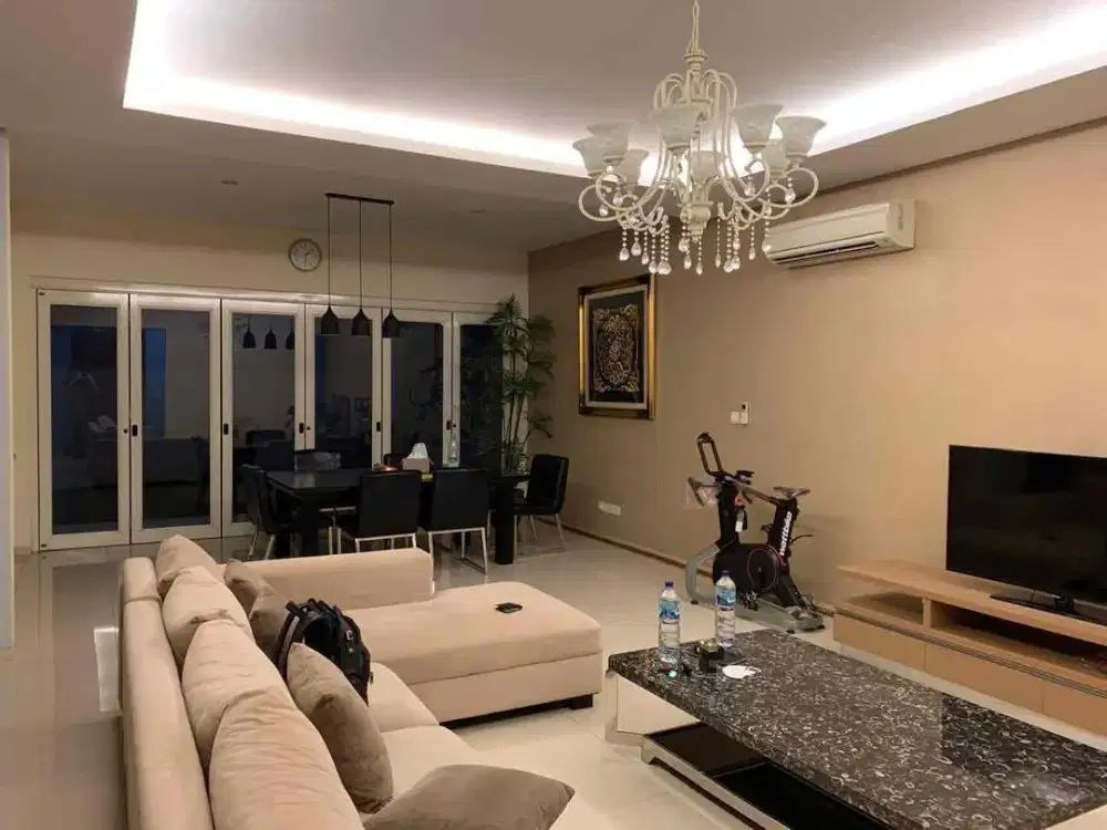 Disewakan rumah serenia hills lebak bulus