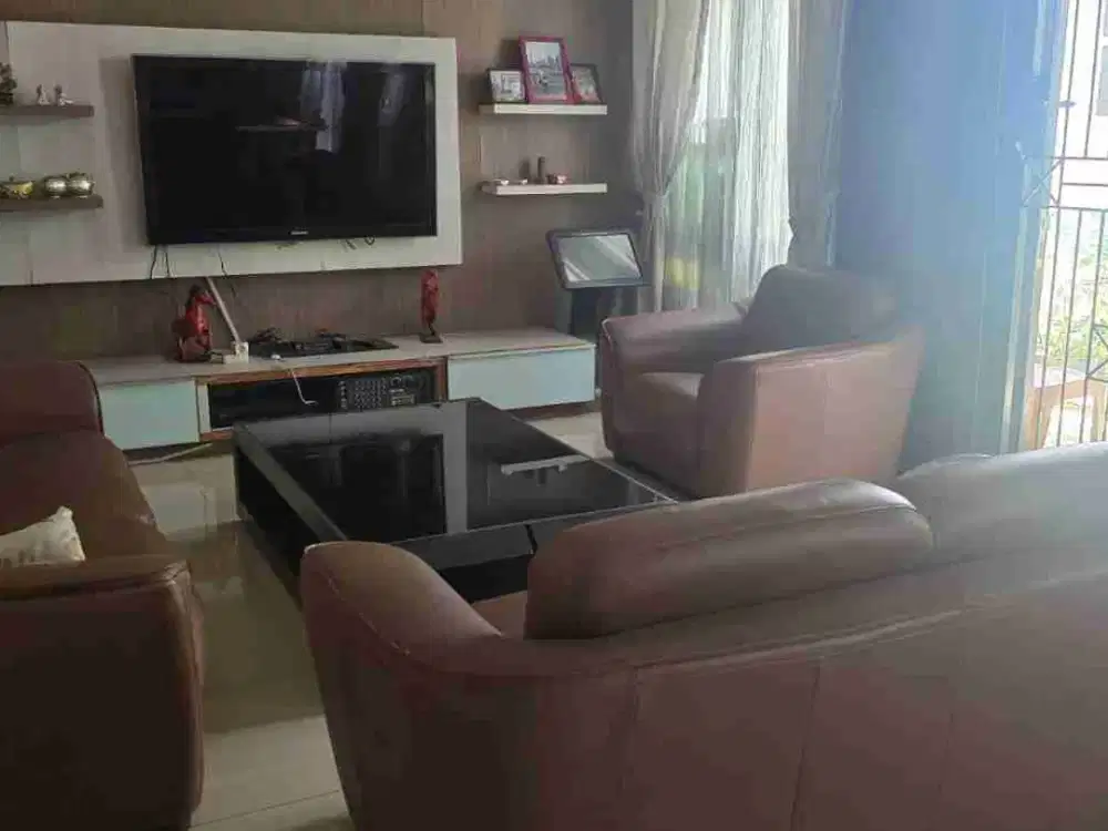 Dijual cepat rumah 2 lantai di Cluster Cemara Harapan Indah